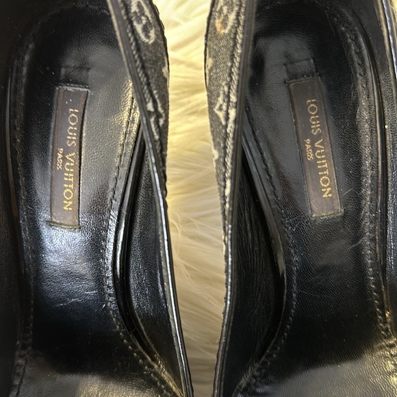 Louis Vuitton Pumps - Picture 4 of 11